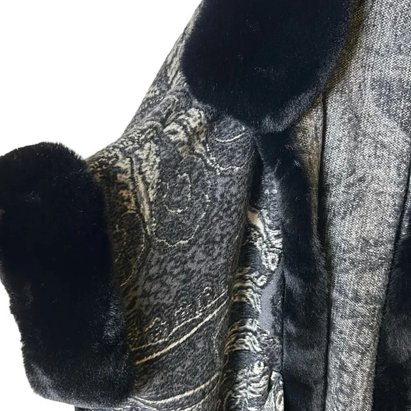 penny lane,open front wrap,shawl,cape,black faux fur trim,fringes,glam,one size - Picture 5 of 15